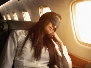 Сънят по време на полет – с какво може да ни навреди?  
