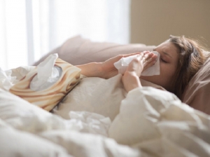 Върлуващите в момента вируси носят упорита кашлица и постоянна хрема