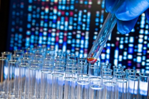 Учени разгадаха механизма зад болестта на Стивън Хокинг