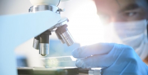 Излекуваха пациент, болен от рак и ХИВ