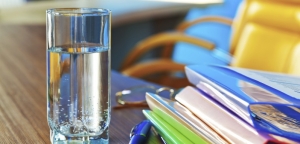 Имате проблеми в работата? Дори 1% дехидратация може да наруши мозъчните ни функции