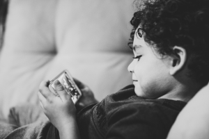 Смартфони и лаптопи променят мозъка на децата