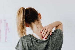 Какво причинява хронична болка в гърба?