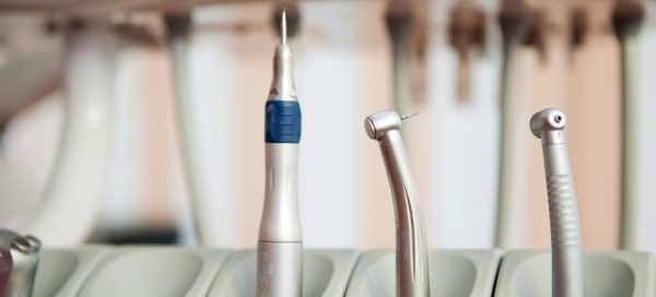 Д-р Ивайло Симеонов - имплантология, естетична стоматология гр. София