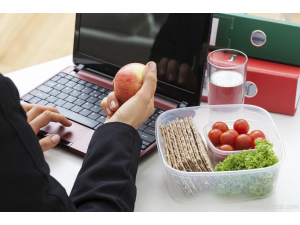 6 начина да избегнем преяждането с лоша храна в офиса