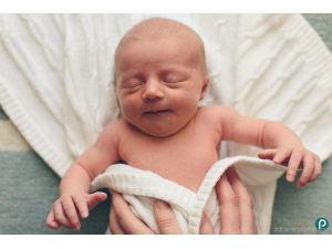 Непълнолетни майки ще получават помощи само в натура