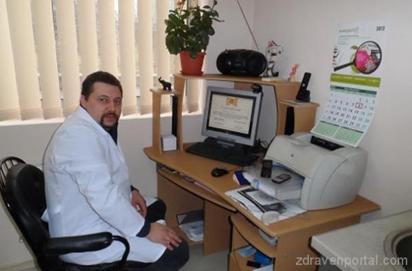 Д-р Боян Томев - Стоматолог гр. София