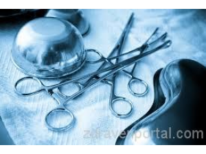 Оперираха бебе в майчина утроба