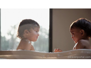 Лекари : Ежедневното къпане на децата е вредно
