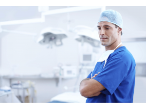 Повече от 300 лекари напускат страната