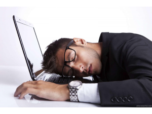 Всеки втори българин ходи уморен на работа