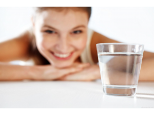 Осем причини да пиете вода след събуждане