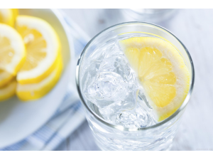 15 причини да пием вода с лимон всяка сутрин