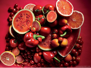 Червени храни – защо са полезни през лятото?