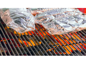 Кога алуминиевото фолио трови храната?